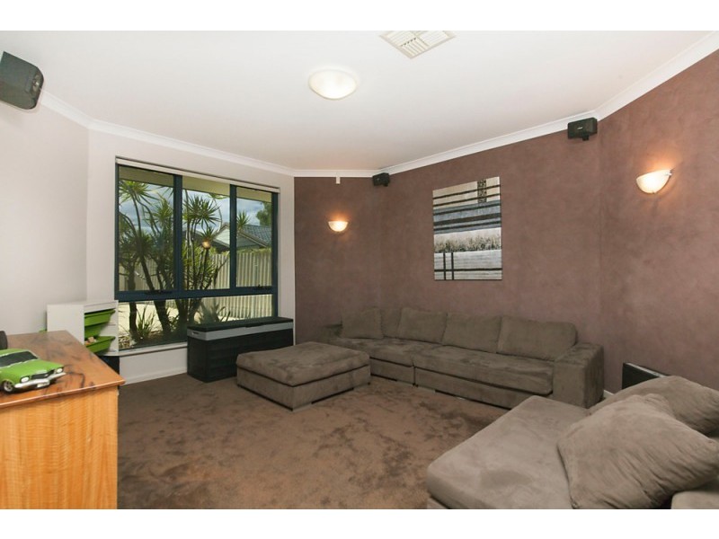 3 Hubbard Place, Safety Bay WA 6169