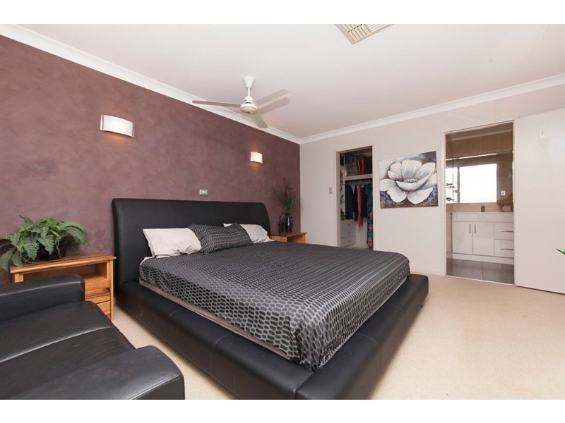 3 Hubbard Place, Safety Bay WA 6169