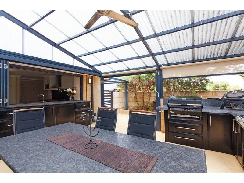 3 Hubbard Place, Safety Bay WA 6169