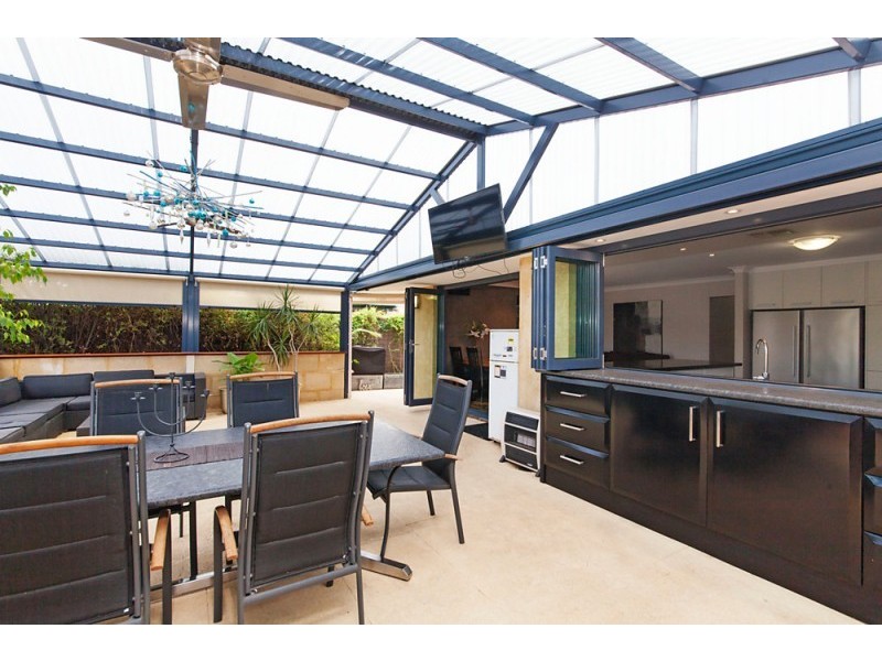 3 Hubbard Place, Safety Bay WA 6169