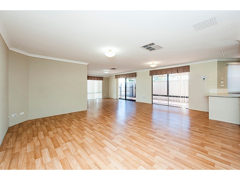 4 Claiborne Road, Secret Harbour WA 6173