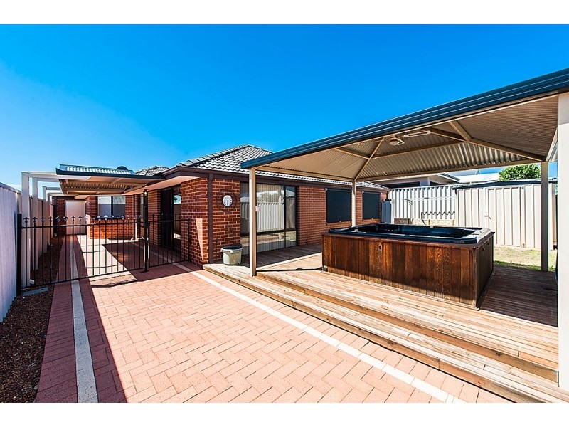 4 Claiborne Road, Secret Harbour WA 6173