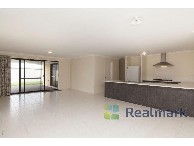 11 Lacrosse Vista, Secret Harbour WA 6173