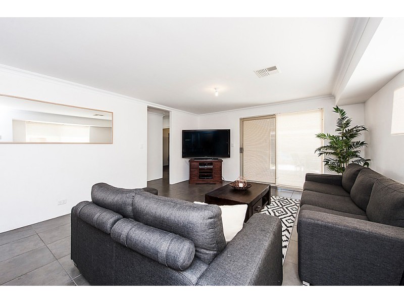 11 Ettrick Way, Golden Bay WA 6174