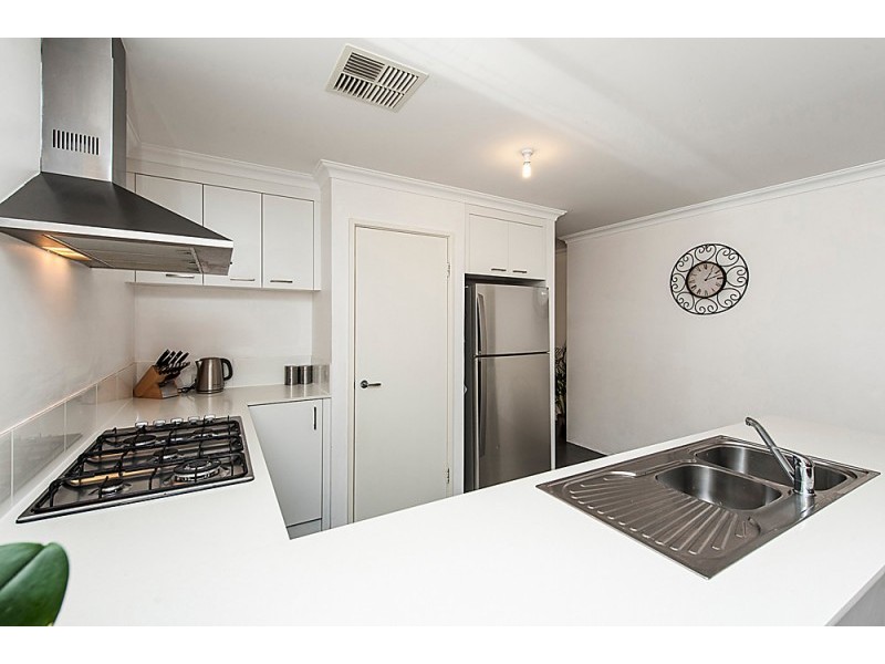 11 Ettrick Way, Golden Bay WA 6174