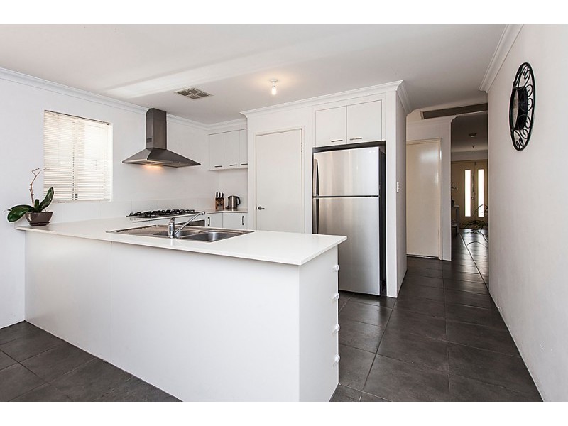 11 Ettrick Way, Golden Bay WA 6174