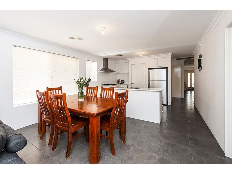 11 Ettrick Way, Golden Bay WA 6174