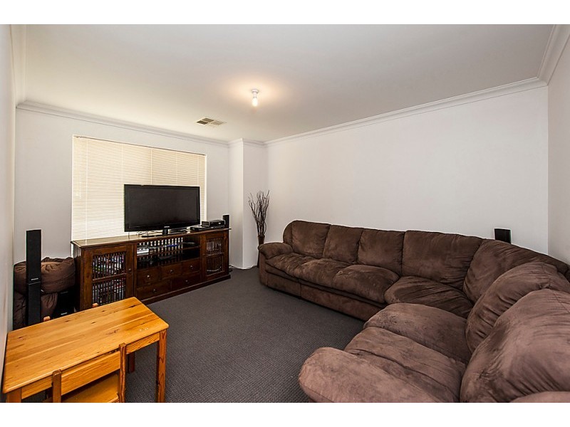 11 Ettrick Way, Golden Bay WA 6174