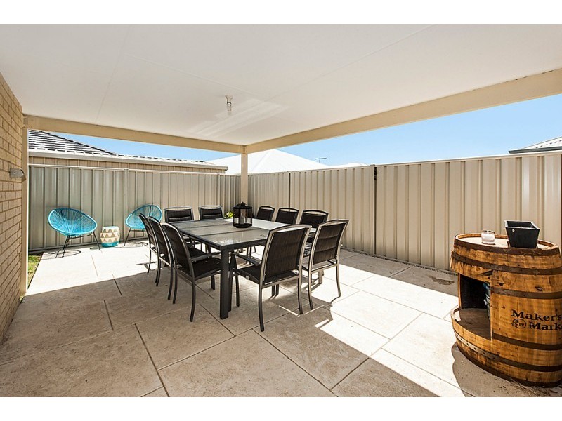 11 Ettrick Way, Golden Bay WA 6174