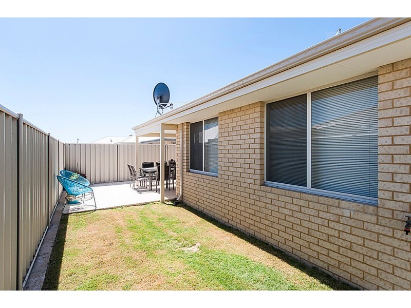 11 Ettrick Way, Golden Bay WA 6174