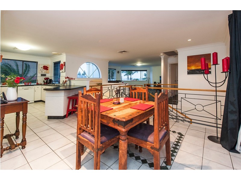 4 Forrester Road, Safety Bay WA 6169