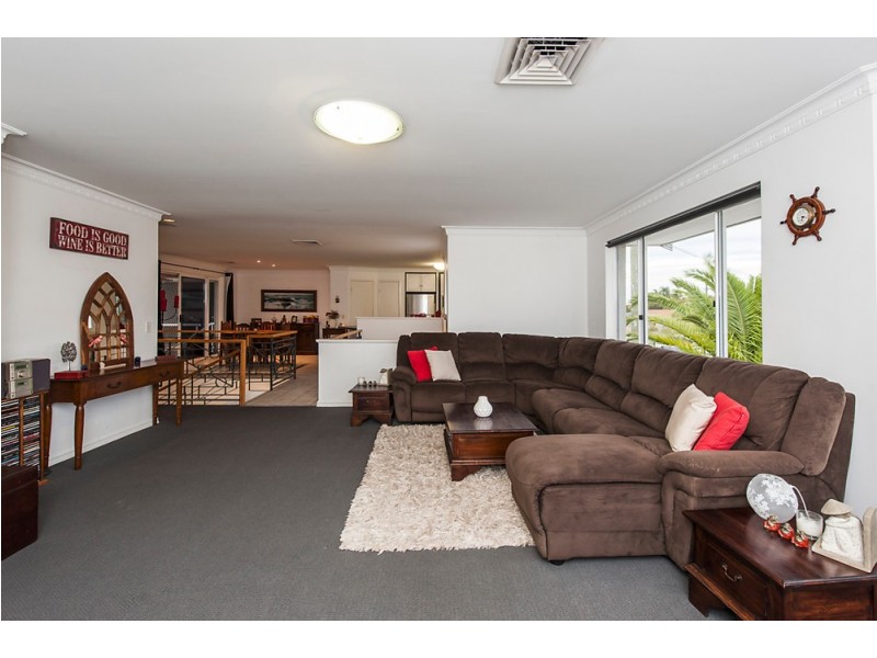 4 Forrester Road, Safety Bay WA 6169