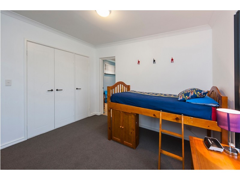 4 Forrester Road, Safety Bay WA 6169