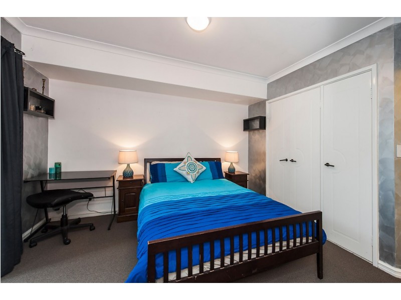 4 Forrester Road, Safety Bay WA 6169