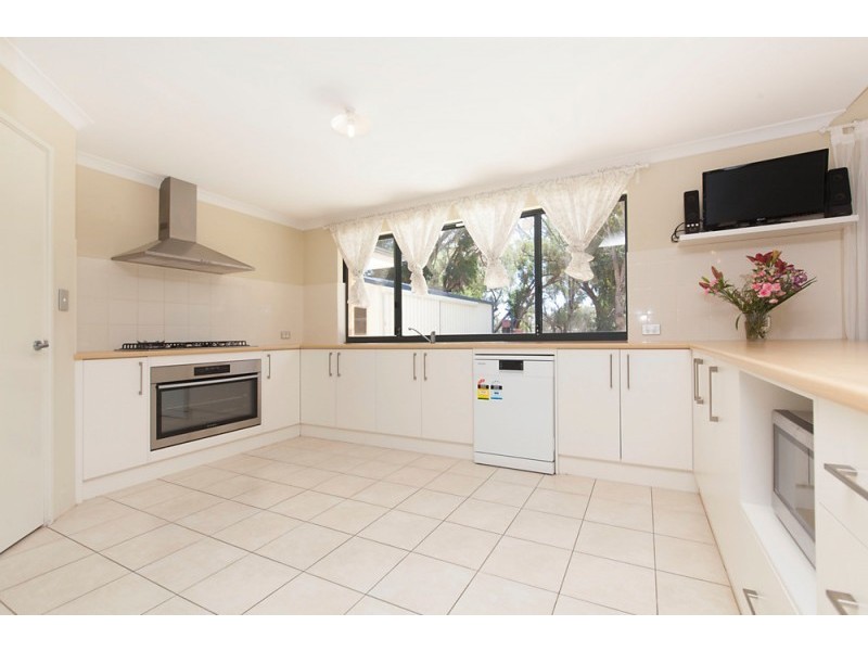 27 Peelfold Glen, Golden Bay WA 6174