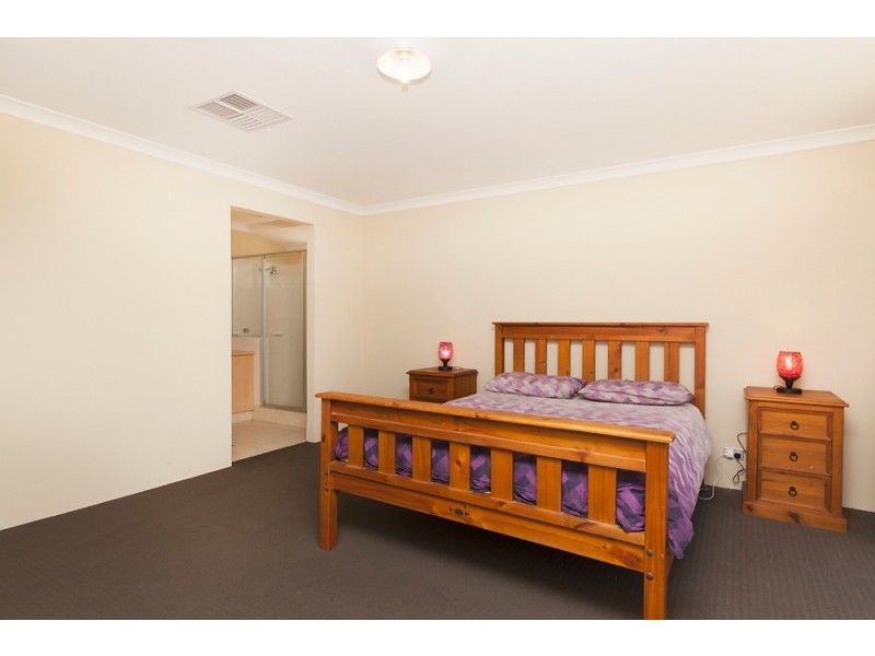 27 Peelfold Glen, Golden Bay WA 6174