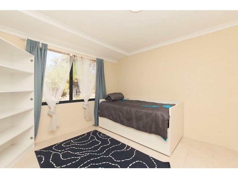 27 Peelfold Glen, Golden Bay WA 6174