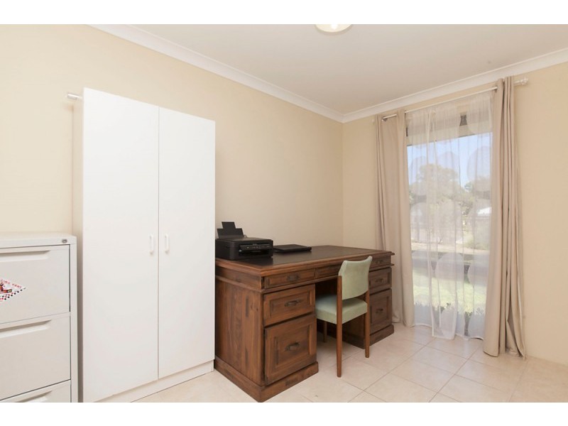 27 Peelfold Glen, Golden Bay WA 6174