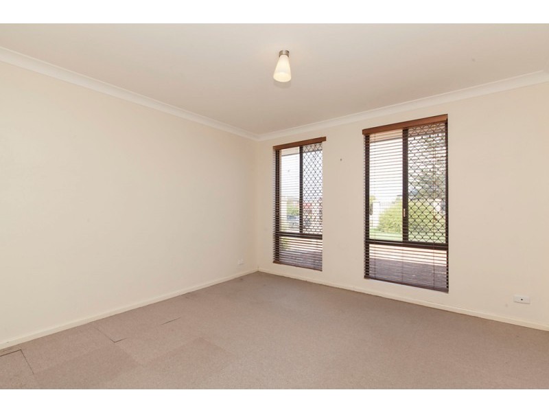 25 Crystaluna Drive, Golden Bay WA 6174