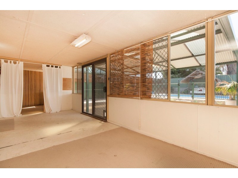 25 Crystaluna Drive, Golden Bay WA 6174