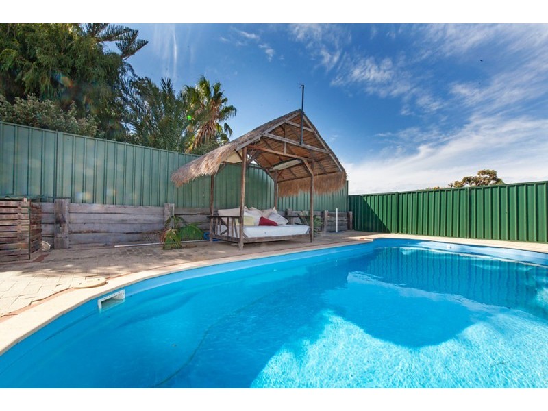 25 Crystaluna Drive, Golden Bay WA 6174