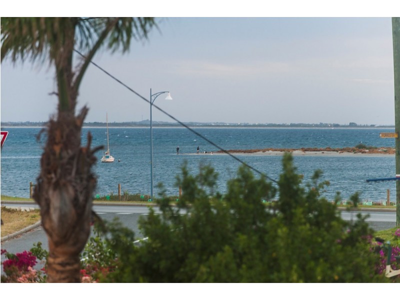 8A & 8B First Ave, Shoalwater WA 6169