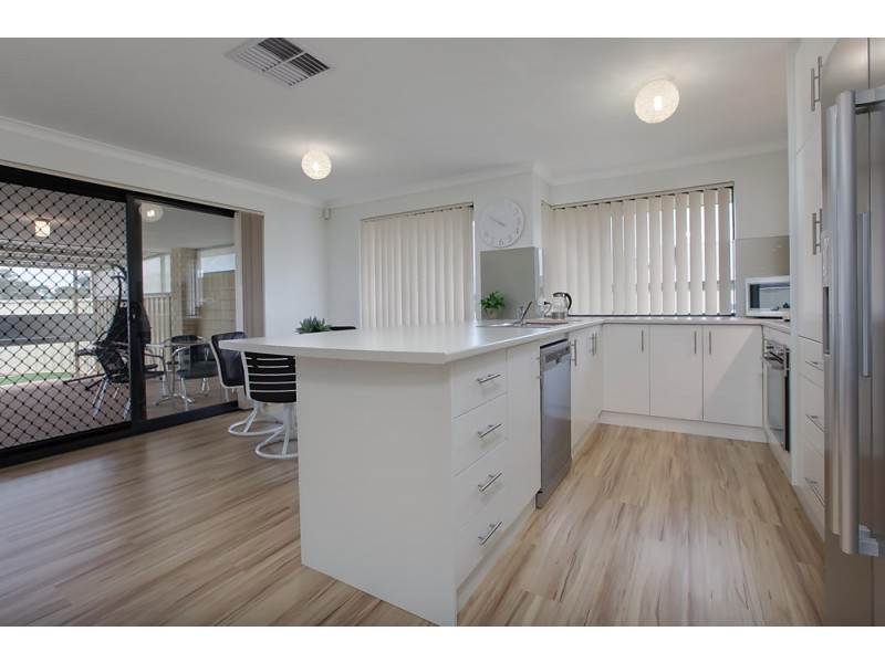 19 Claiborne Road, Secret Harbour WA 6173