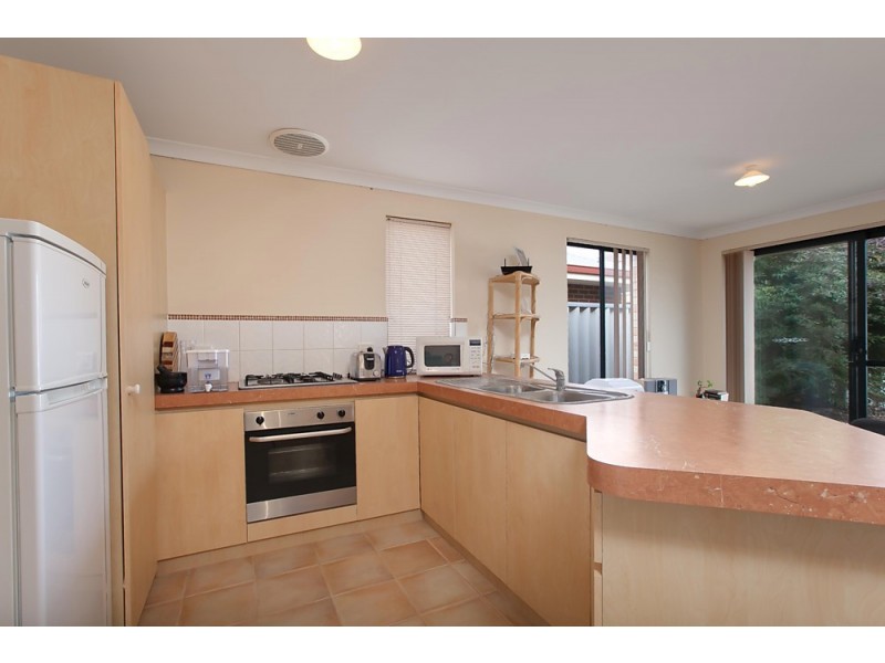 4/55 Moreton Crescent, Warnbro WA 6169