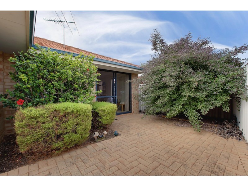 4/55 Moreton Crescent, Warnbro WA 6169