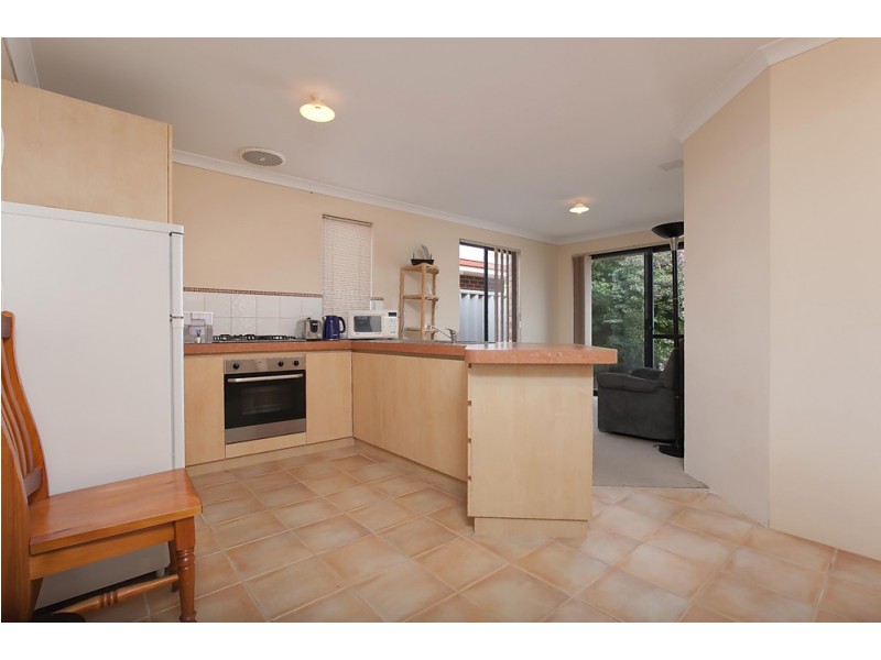 4/55 Moreton Crescent, Warnbro WA 6169