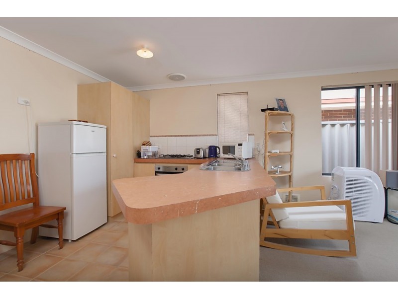 4/55 Moreton Crescent, Warnbro WA 6169