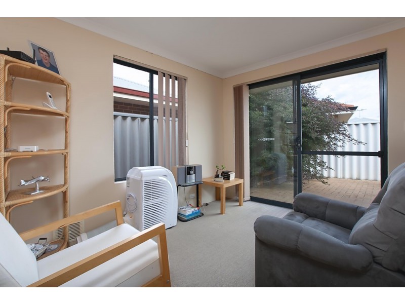 4/55 Moreton Crescent, Warnbro WA 6169