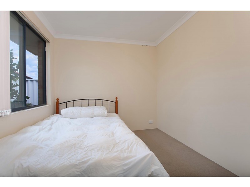 4/55 Moreton Crescent, Warnbro WA 6169