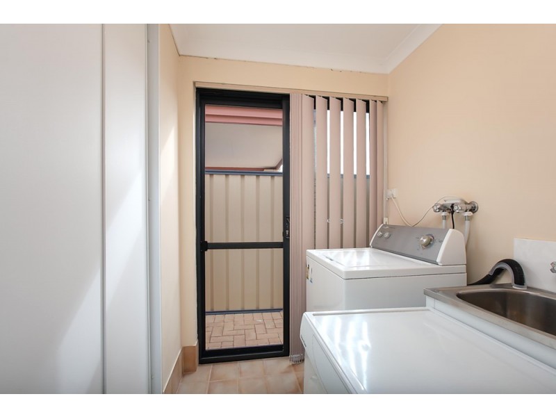 4/55 Moreton Crescent, Warnbro WA 6169