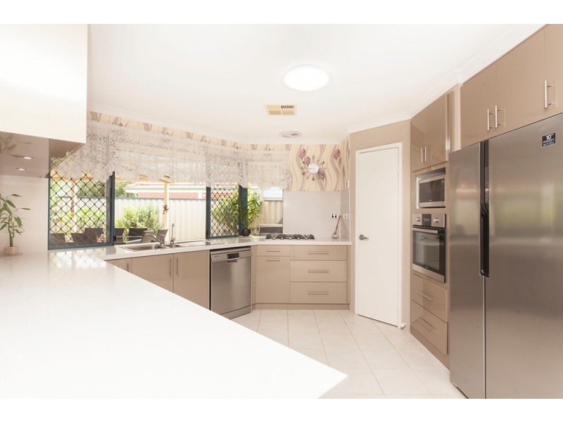 28 Zedora Loop, Port Kennedy WA 6172