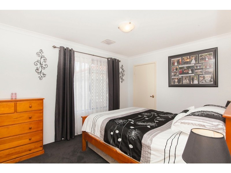 28 Zedora Loop, Port Kennedy WA 6172