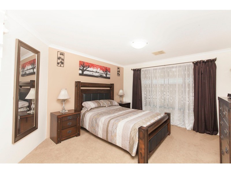 28 Zedora Loop, Port Kennedy WA 6172