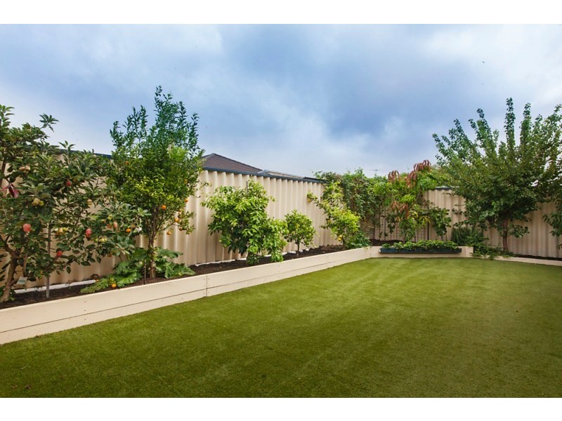 28 Zedora Loop, Port Kennedy WA 6172