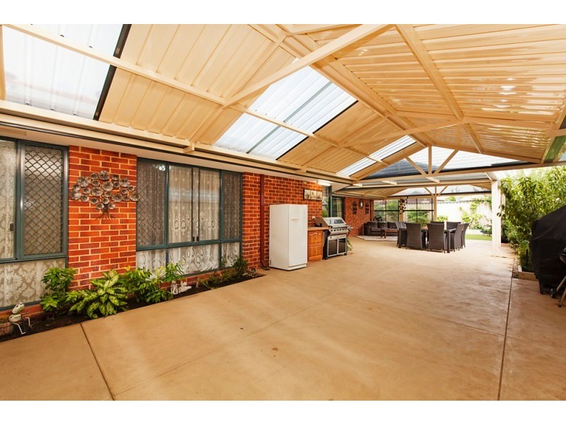 28 Zedora Loop, Port Kennedy WA 6172