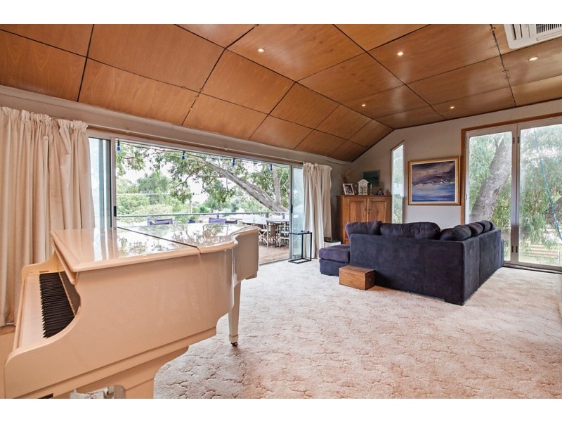 40 Minderoo Crescent, Golden Bay WA 6174