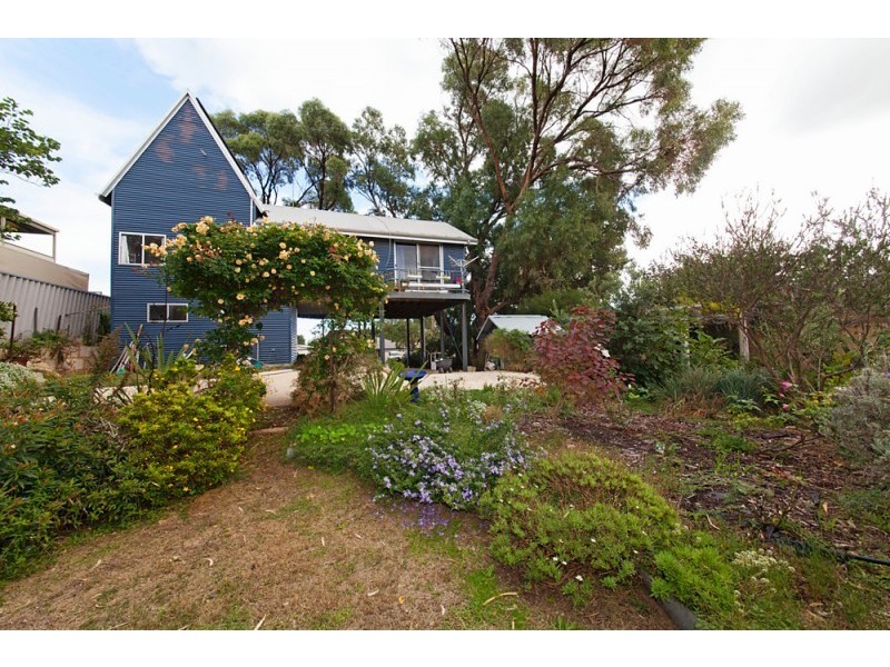 40 Minderoo Crescent, Golden Bay WA 6174