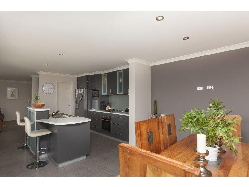 8 Nottely Crescent, Secret Harbour WA 6173