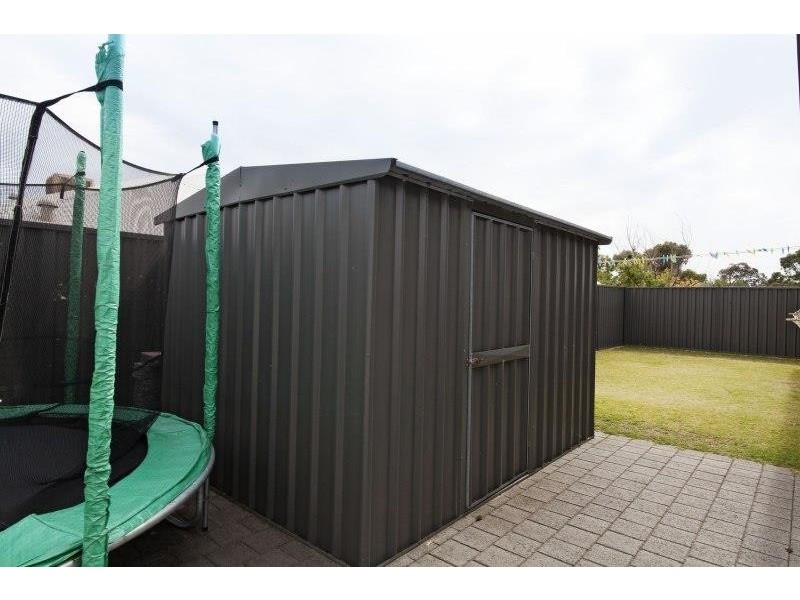 8 Nottely Crescent, Secret Harbour WA 6173