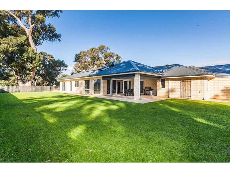 25 Greeson Pwy, Secret Harbour WA 6173