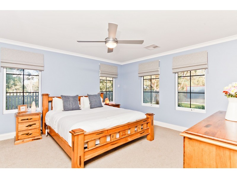 25 Greeson Pwy, Secret Harbour WA 6173