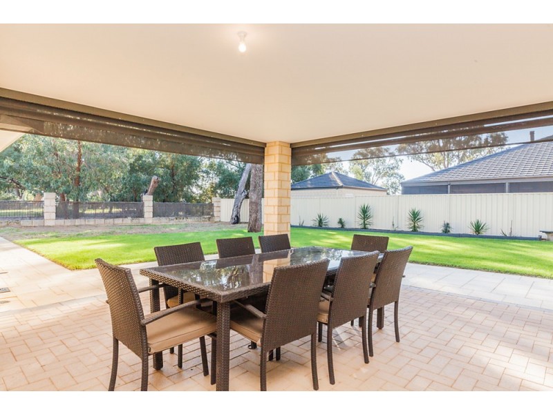 25 Greeson Pwy, Secret Harbour WA 6173