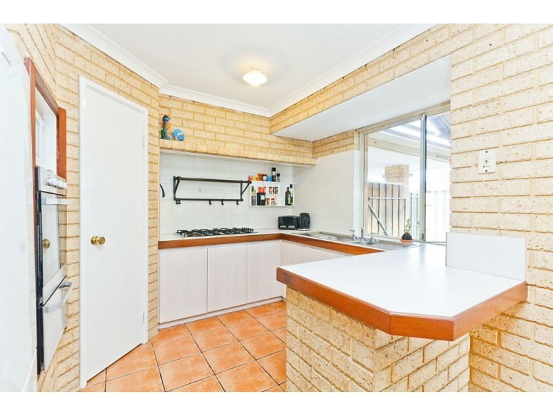 13 Manila Place, Warnbro WA 6169