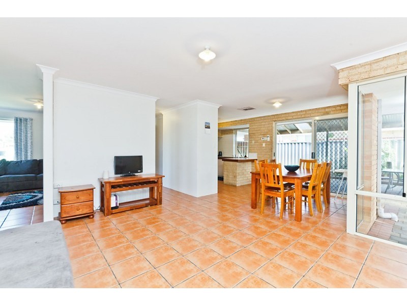 13 Manila Place, Warnbro WA 6169