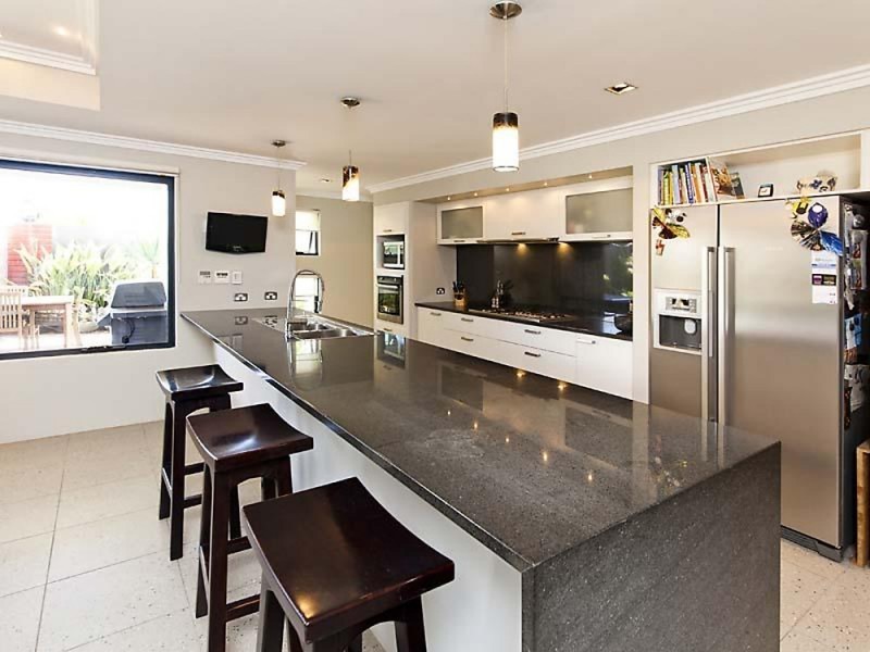 4 Antero Road, Secret Harbour WA 6173