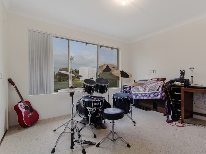 1 Boolardy Road, Golden Bay WA 6174